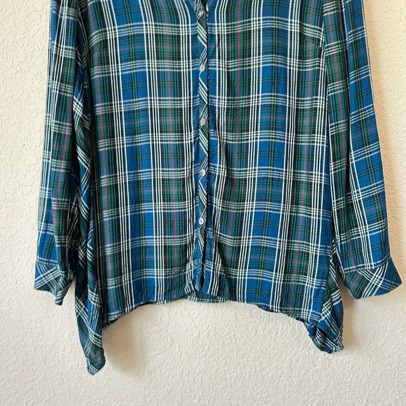 J. JILL Plaid Button-Up Tunic Shirt in Blue Green Dipped Hem Relaxed Fit - Picture 6 of 11